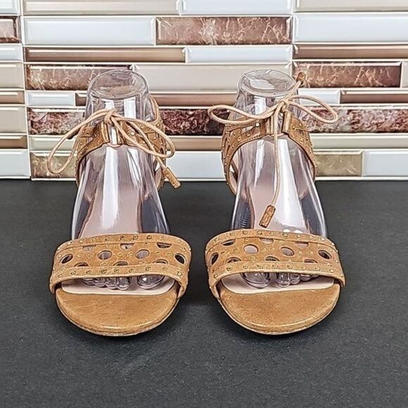 stuart weitzman circlar studded toffee leather sandals - Picture 4 of 12